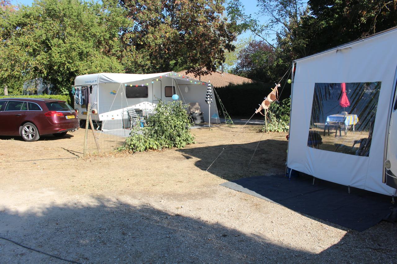 מלון Camping Forcalquier Les Routes De Provence מראה חיצוני תמונה